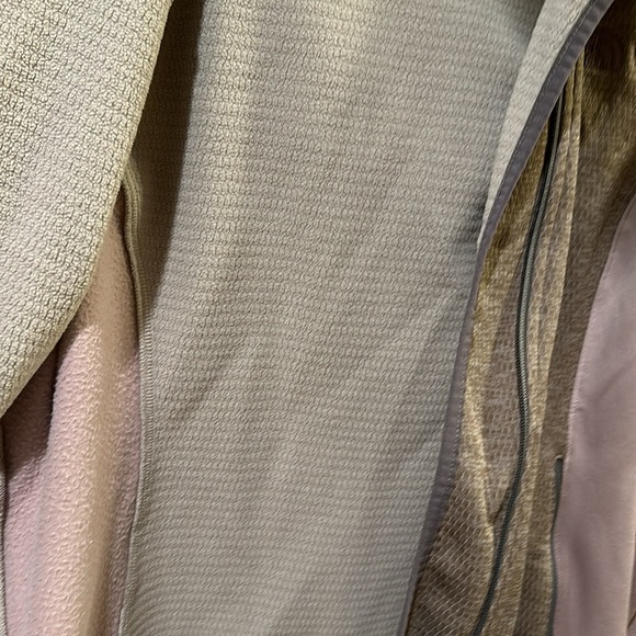 North Face Hooded Jacket Size Medium - Picture 5 of 7